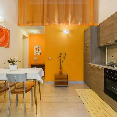Apartamento Bilocale In Giardino